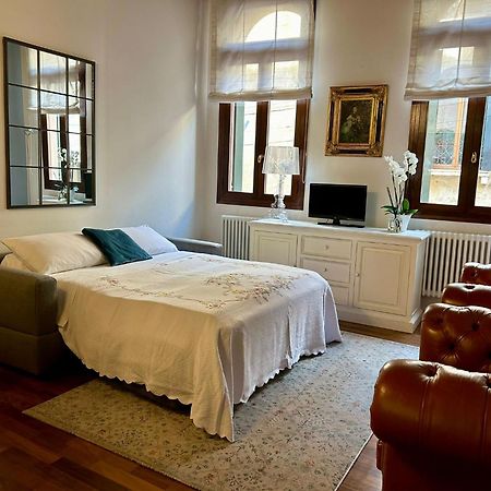 Santa Caterina: Charming Apartment Тревизо Экстерьер фото